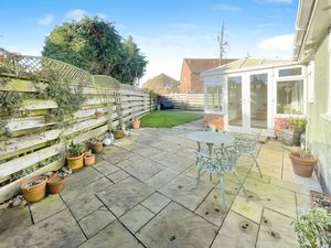 Caroline Close- click for photo gallery